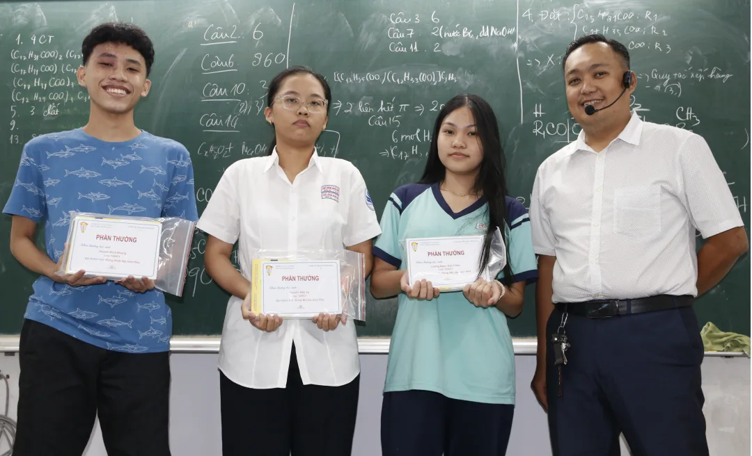MỘT SỐ CẢM XÚC VỀ TRAO THƯỞNG CHO CÁC EM HỌC SINH TRONG KHÓA HÈ NĂM HỌC 2024 – 2025
