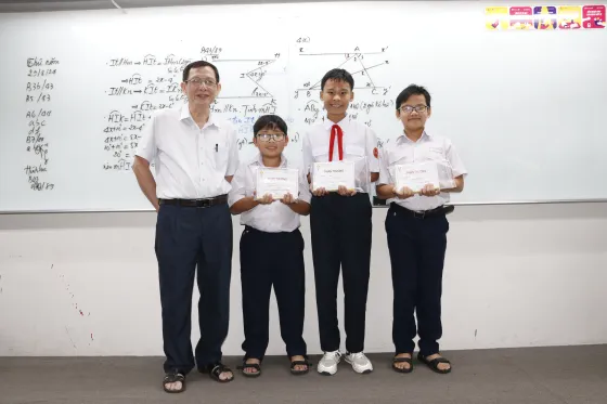 Trao thưởng Khóa Hè 2024-2025