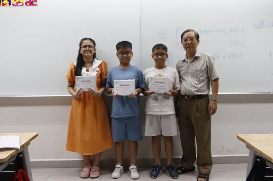 Trao thưởng Khóa Hè 2024-2025
